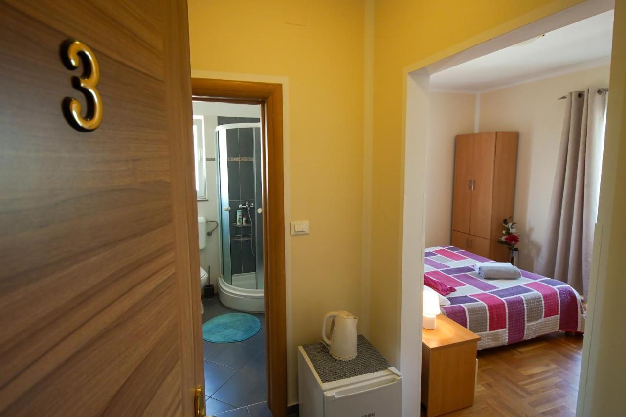 Guest Accommodation Slapovi Krke Lozovac Exterior photo