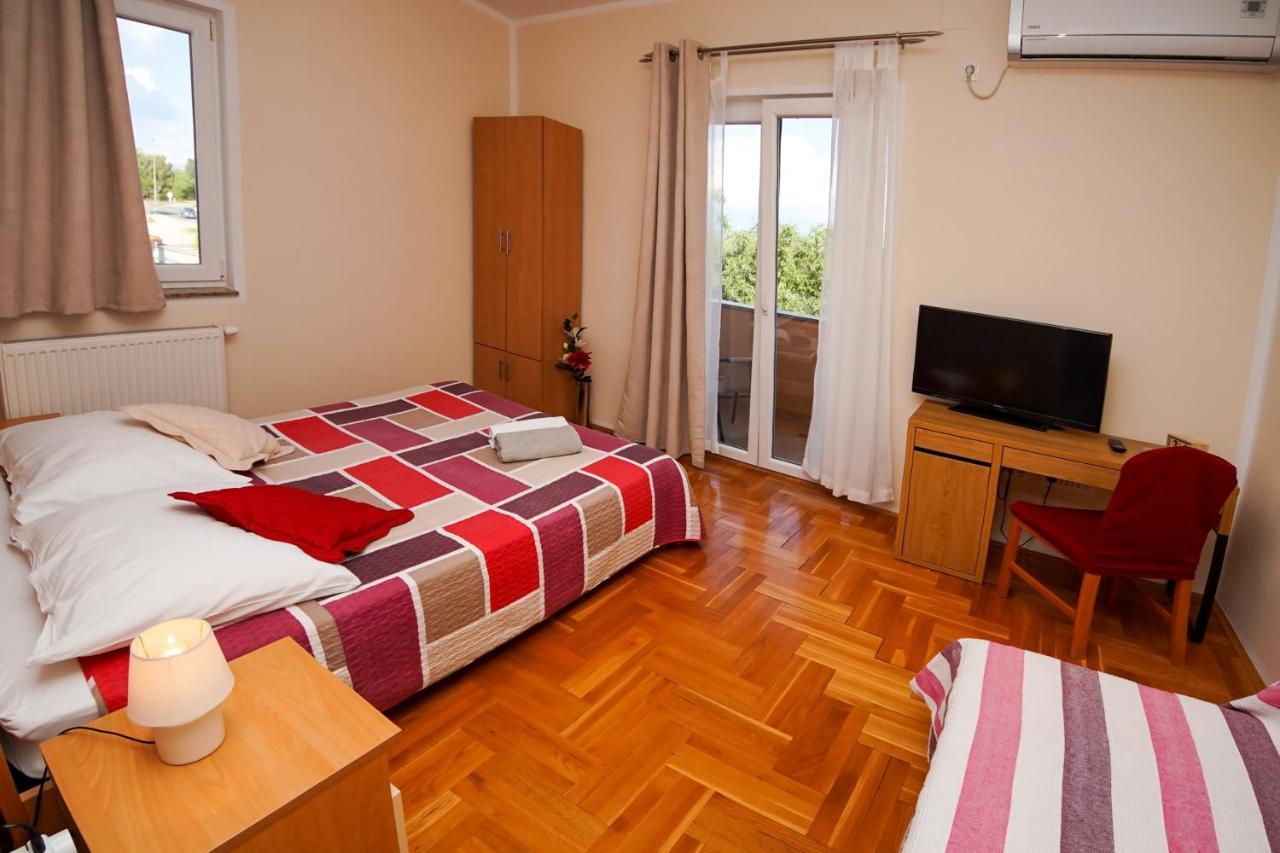 Guest Accommodation Slapovi Krke Lozovac Exterior photo